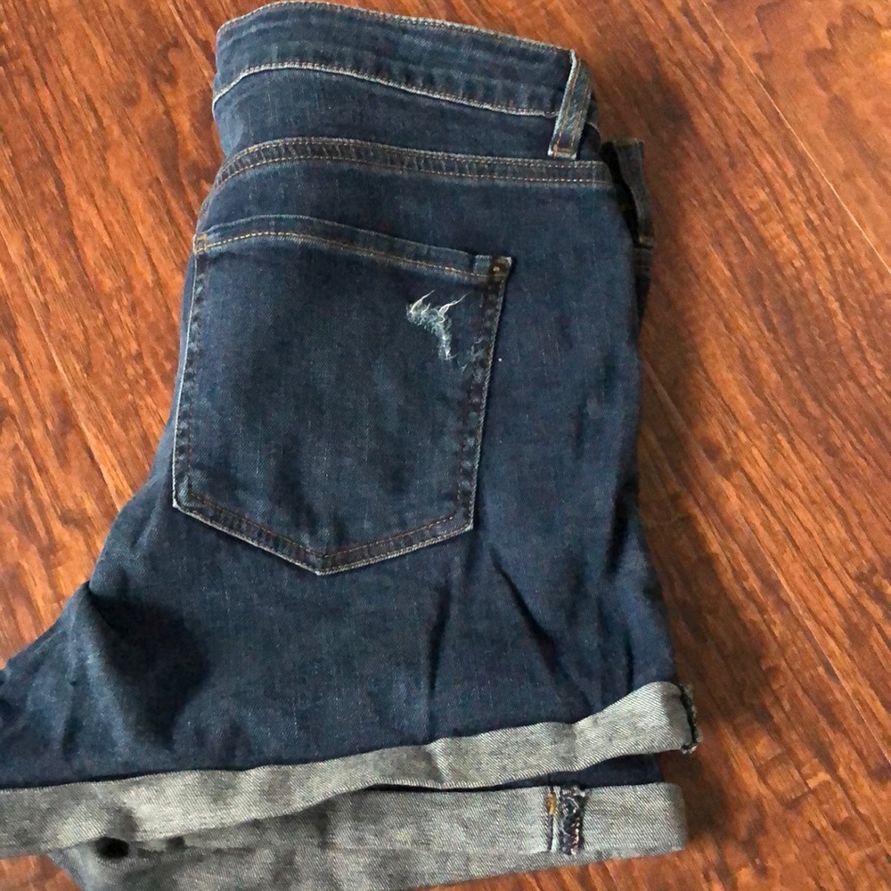Dark wash jean shorts!